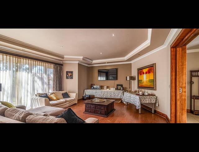 6 BEDROOM HOUSE FOR SALE IN BEDFORDVIEW